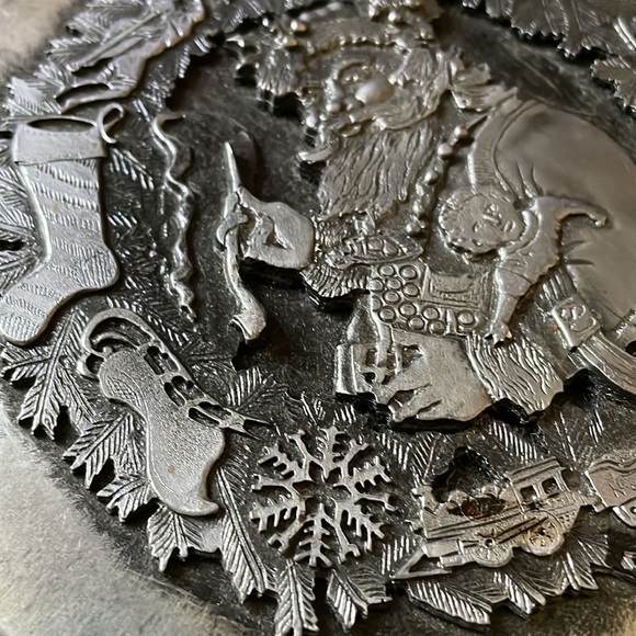 Beautiful vintage 1970s pewter Metzke Santa Clause cookie tin metalware - Picture 4 of 12